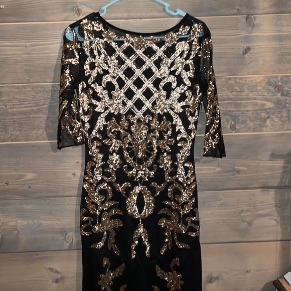 Beautiful vintage black dress with gold sequins - Picture 8 of 11
